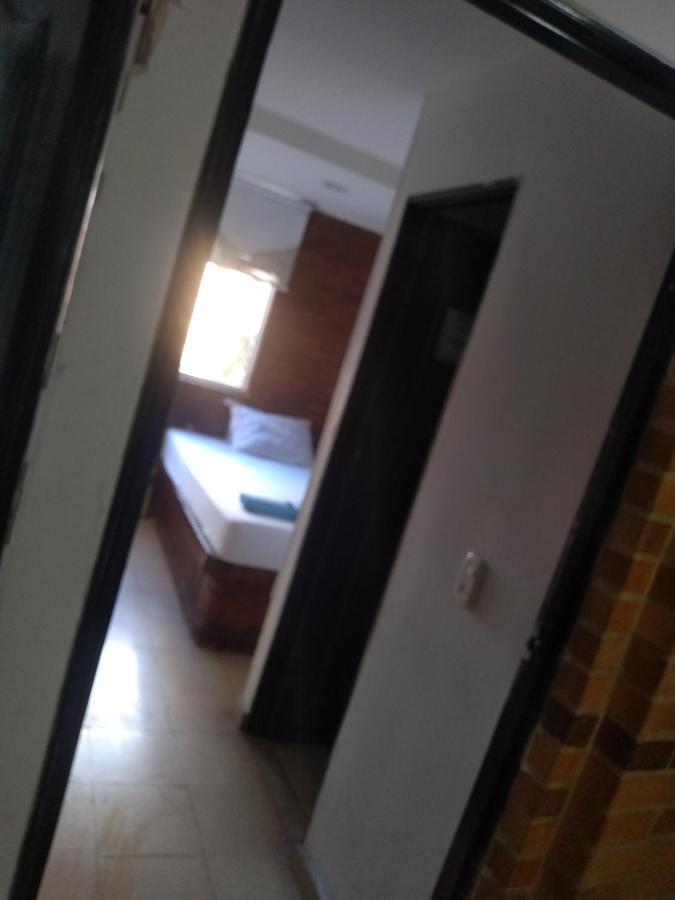 La Paz Hotel *